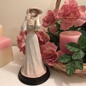 1986 Arnart Imports Ceramic Gibson Girl Figurine